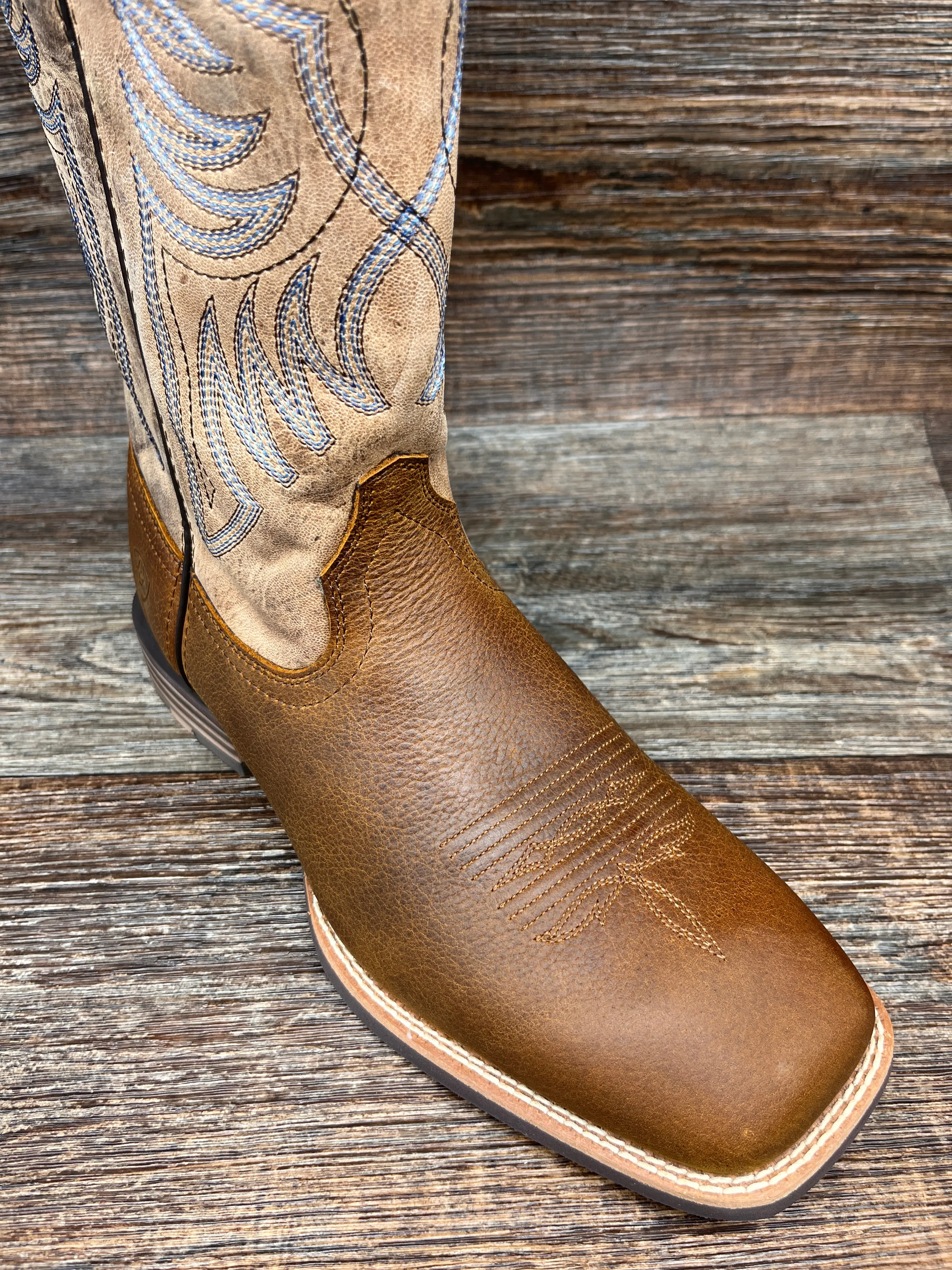 10042436 Men's Everlite Blazin Square Toe Western Boot by Ariat