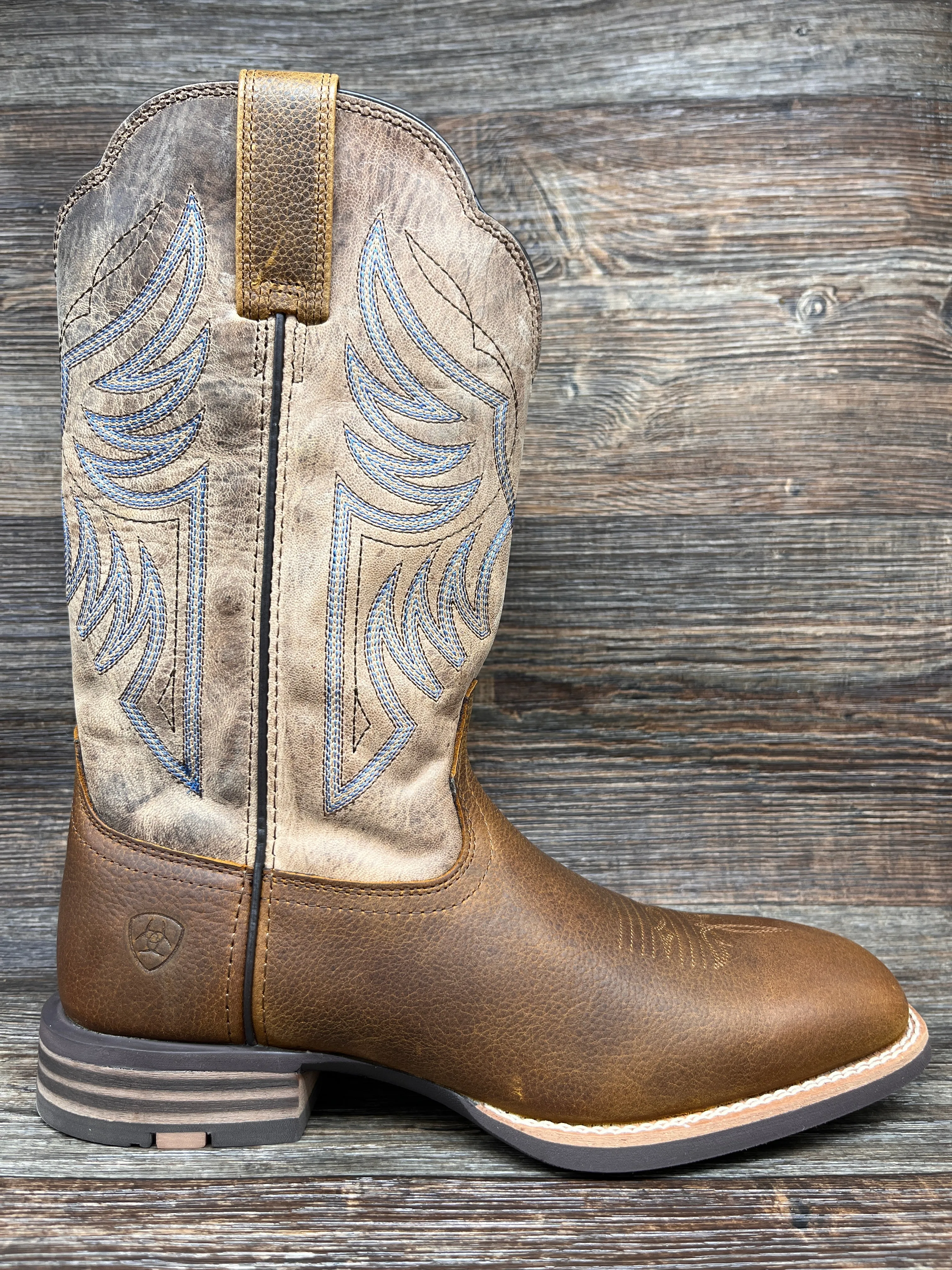 10042436 Men's Everlite Blazin Square Toe Western Boot by Ariat