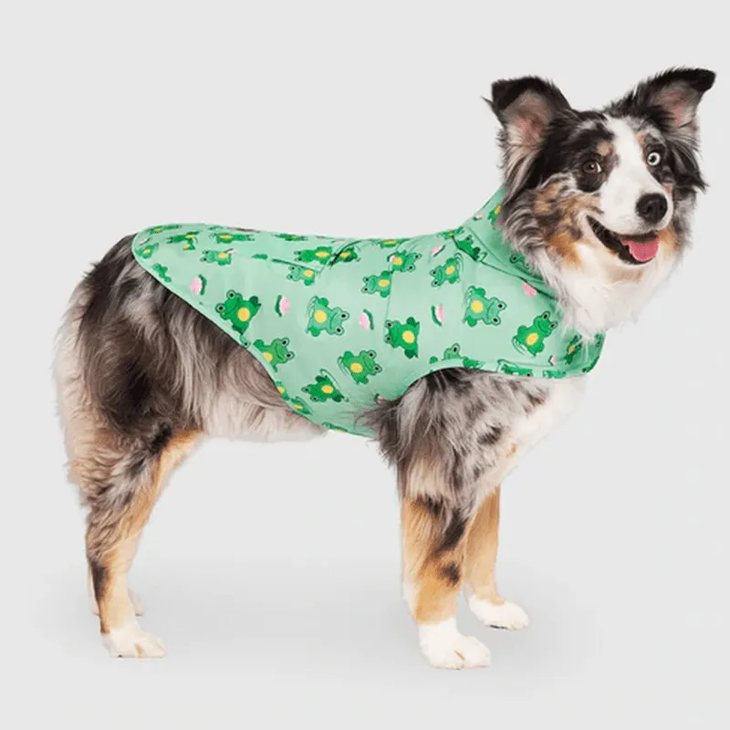 Canada Pooch Pick Me Rain Poncho Frogs