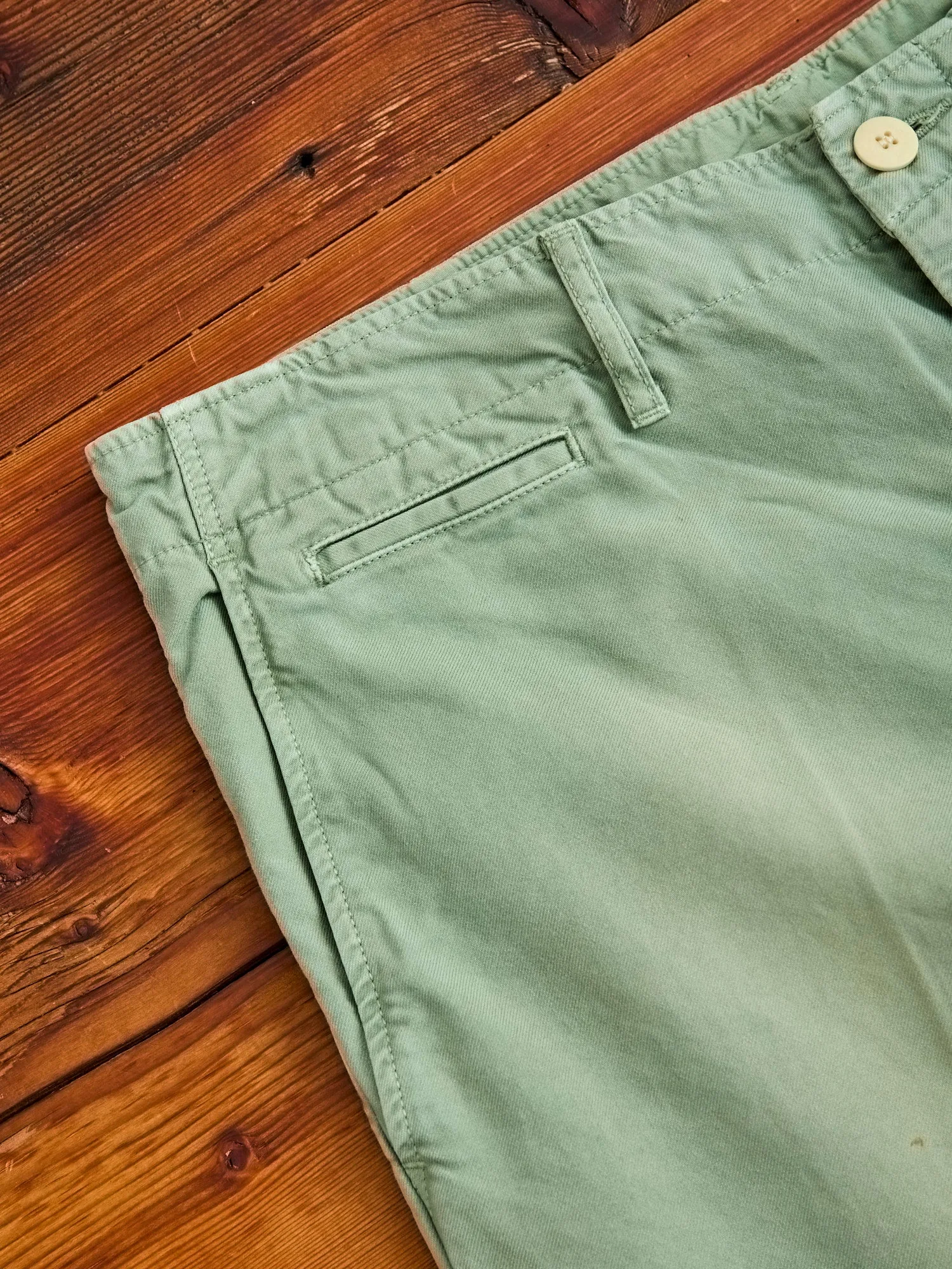 Damaged Field Chino Pants in Green