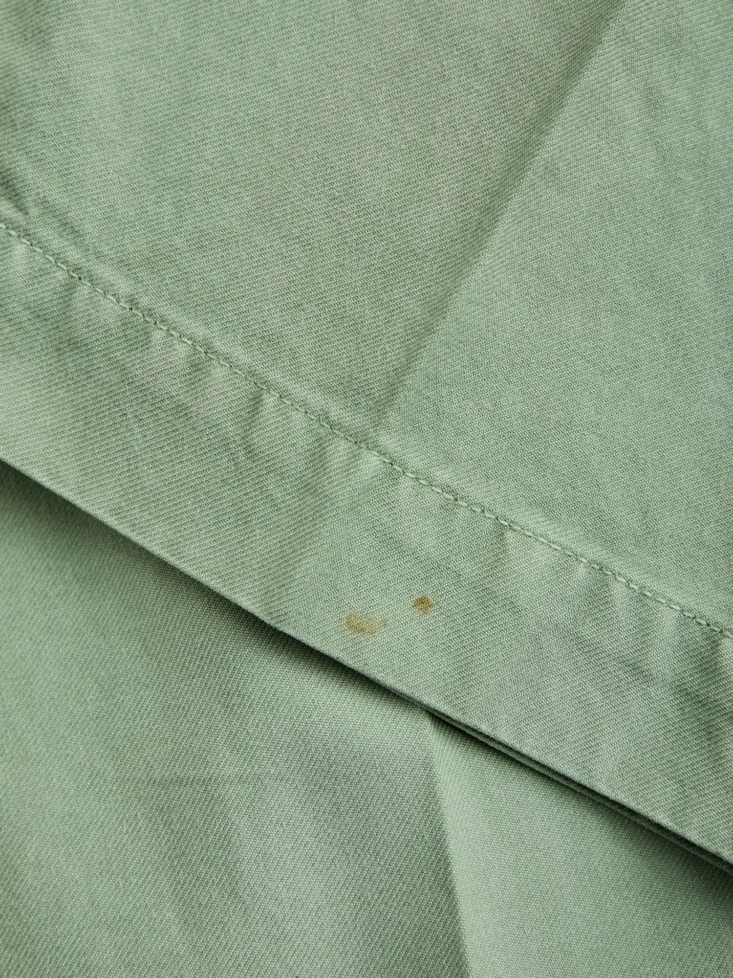 Damaged Field Chino Pants in Green