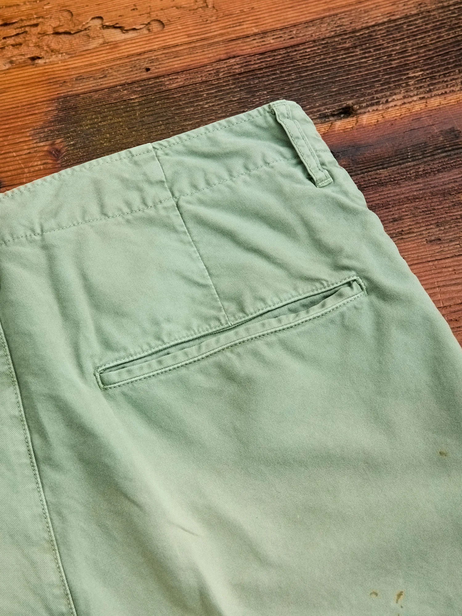 Damaged Field Chino Pants in Green