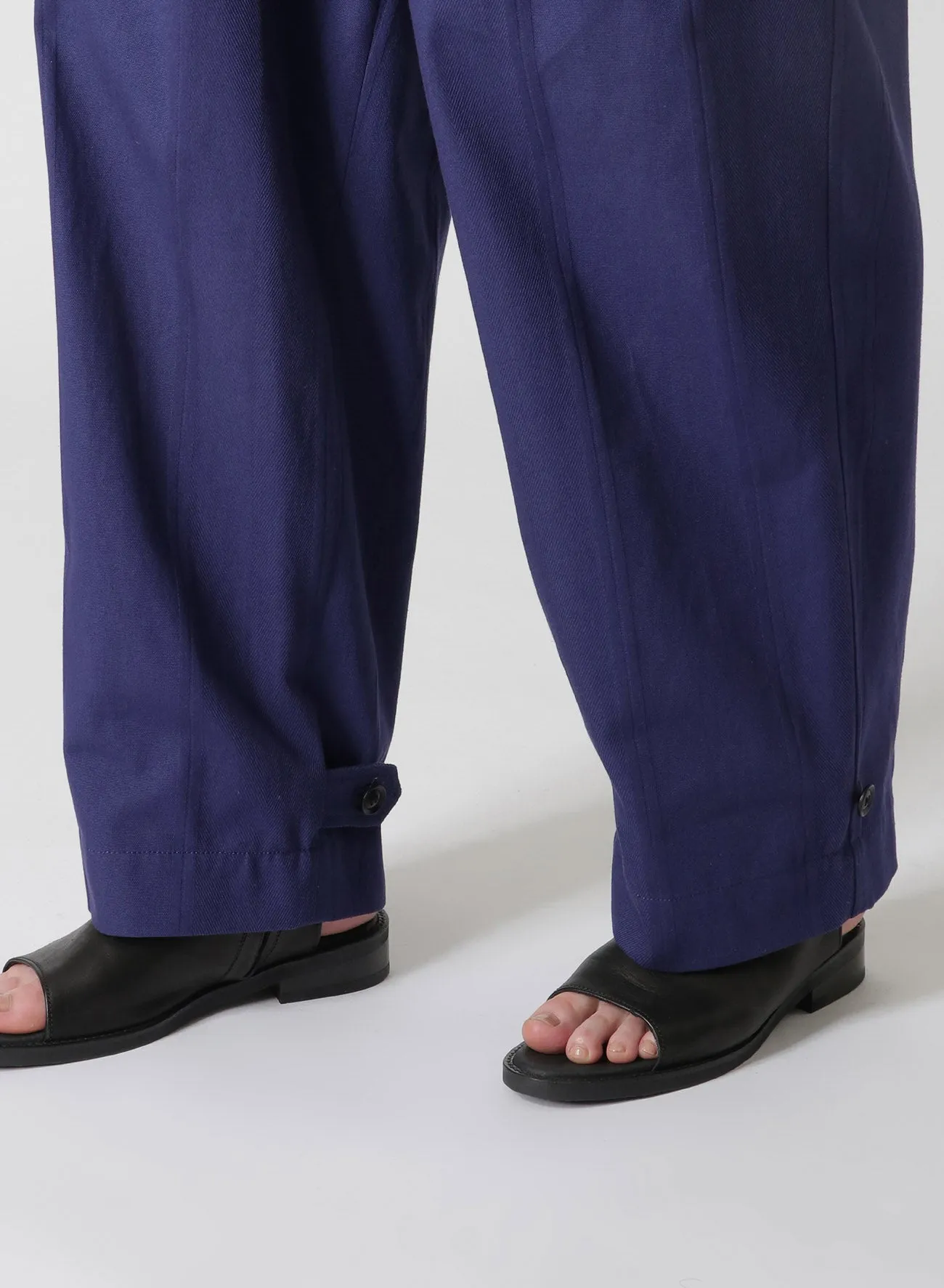 DOBBY CHINO PANTS WITH LEFT FLAP POCKET