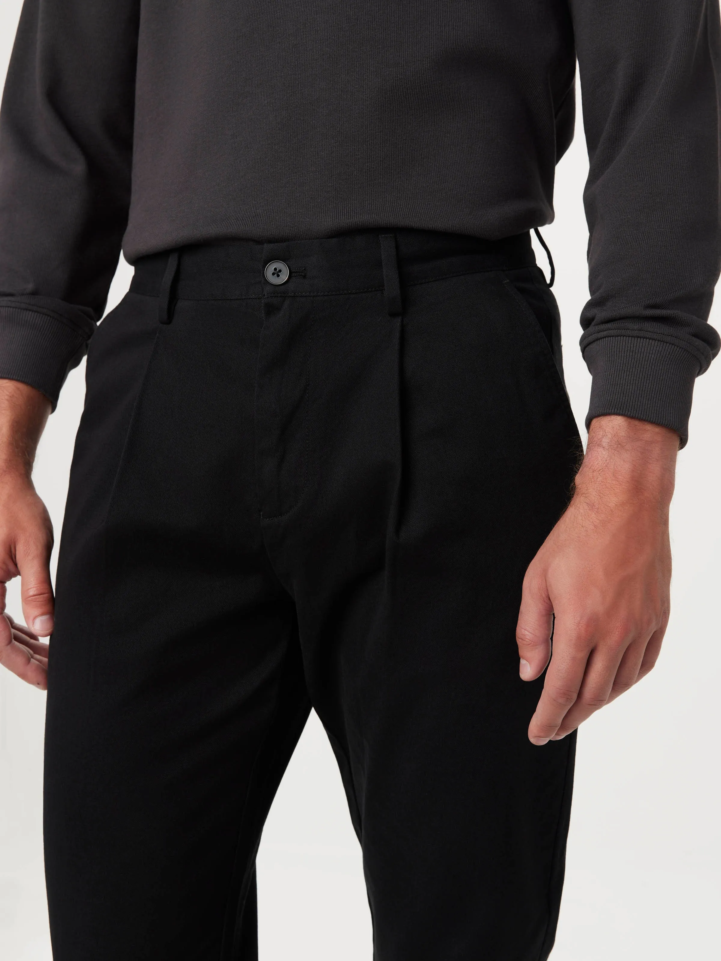 The Jamie Pleated Chino Pant in Black